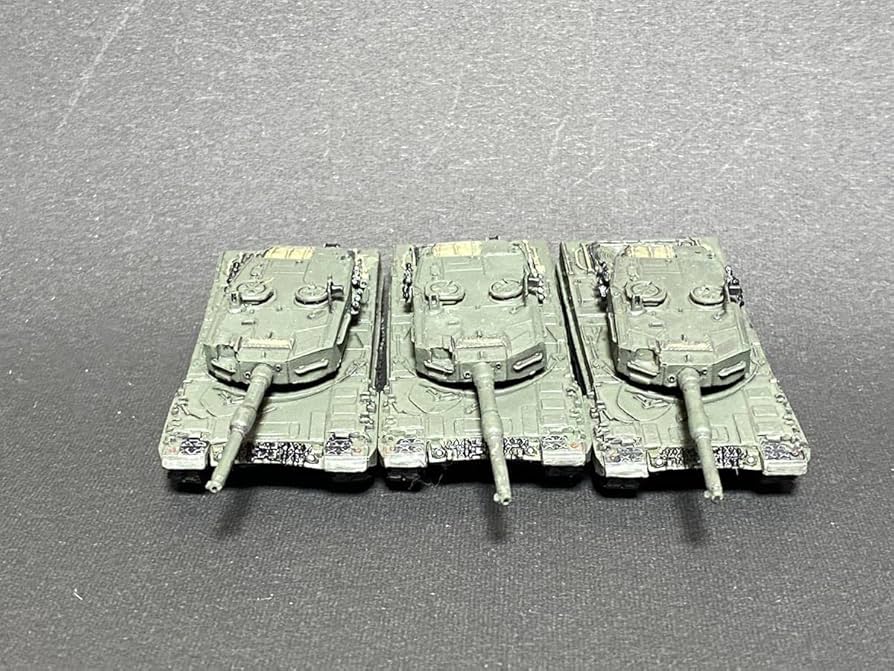 Amazon.co.jp: WTM6 1/144 レオパルト2A4単色迷彩x3個 ドイツ
